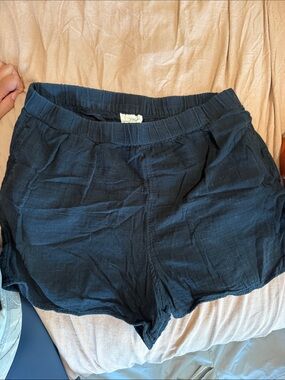 Universal Thread Black Women's Athletic Shorts with Elastic Waistband